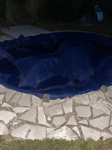 abgedeckter Pool